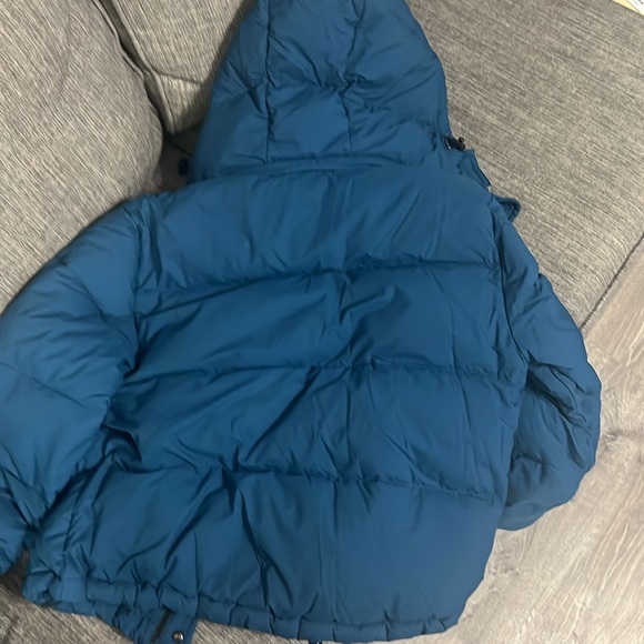 Aritzia Super Puff Shorty in Teal Agate - Picture 13 of 16